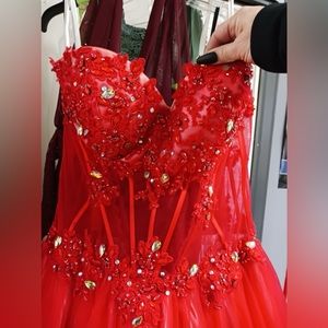 Full corset back, strapless prom dress.